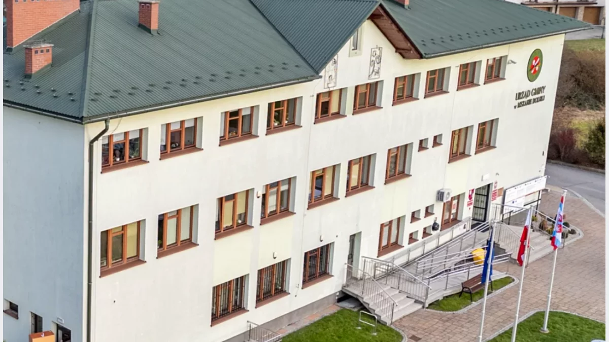 Budynek Urzędu Gminy w Mszanie Dolnej.
