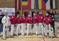 35 medali Limanowskiego Klubu Kyokushin Karate – udane starty w Polsce i za granicą - zdjęcie główne