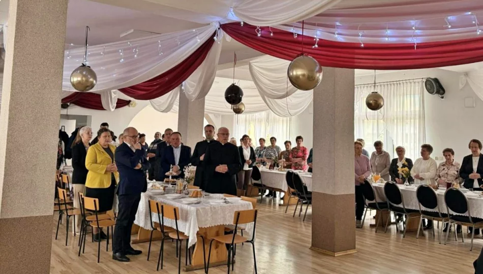 Seniorzy spotkali się przy wielkanocnym stole  - zdjęcie 1