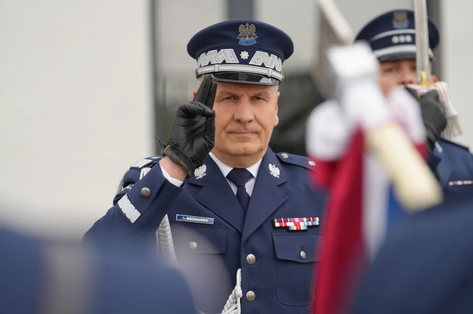Nowi policjanci w garnizonie. Sześciu trafi do Limanowej - zdjęcie 3