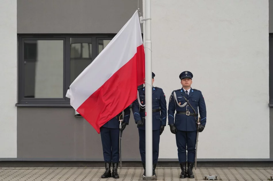 Nowi policjanci w garnizonie. Sześciu trafi do Limanowej - zdjęcie 6
