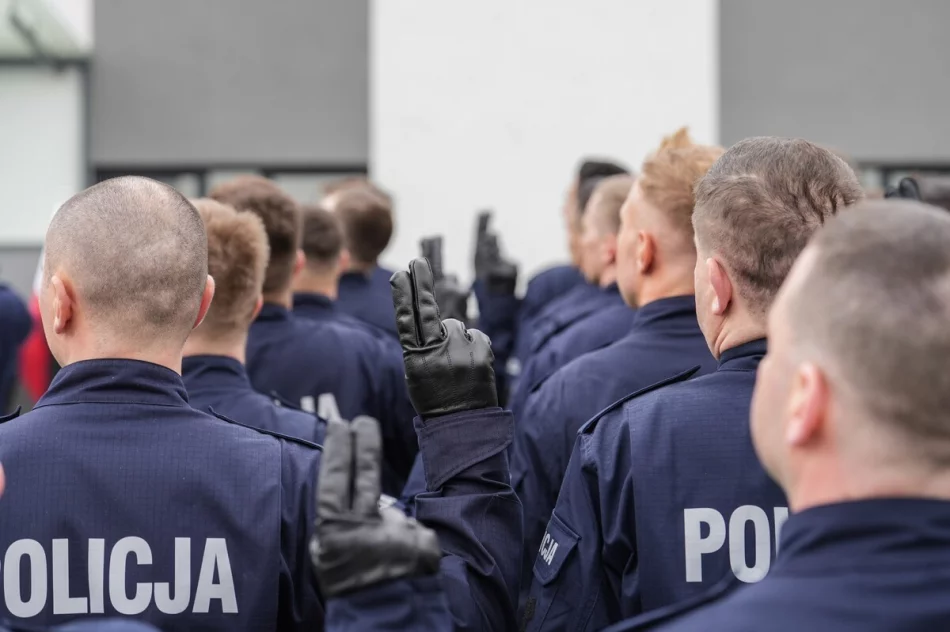 Nowi policjanci w garnizonie. Sześciu trafi do Limanowej - zdjęcie 9