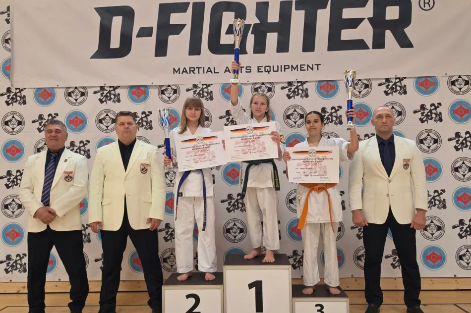 5 złotych medali i 1 srebrny dla zawodników Limanowskiego Klubu Kyokushin Karate w Schweinfurt w Niemczech - zdjęcie 8