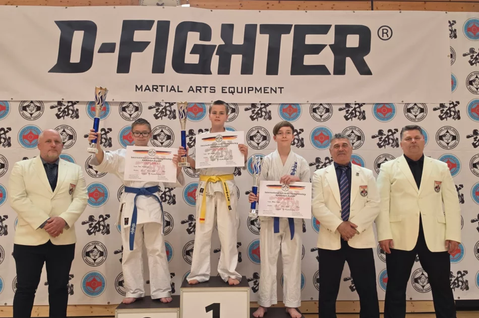 5 złotych medali i 1 srebrny dla zawodników Limanowskiego Klubu Kyokushin Karate w Schweinfurt w Niemczech - zdjęcie 9