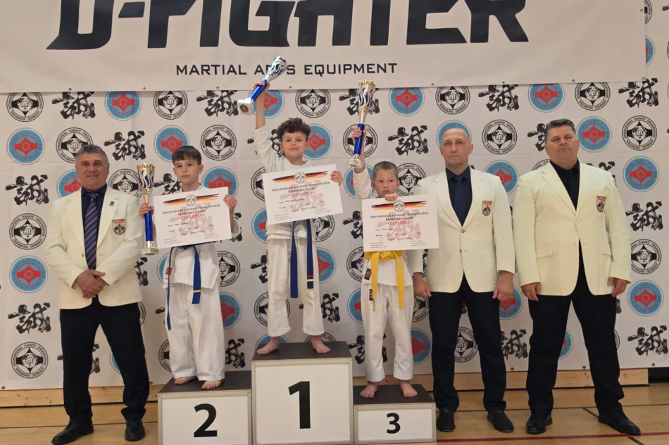 5 złotych medali i 1 srebrny dla zawodników Limanowskiego Klubu Kyokushin Karate w Schweinfurt w Niemczech - zdjęcie 12