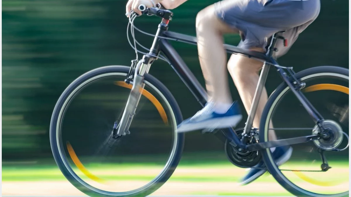 Pijany rowerzysta zderzył się z autem