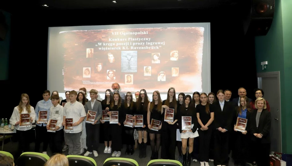Uroczystość podsumowania VII Ogólnopolskiego Konkursu Plastycznego Ravensbrück - zdjęcie 1