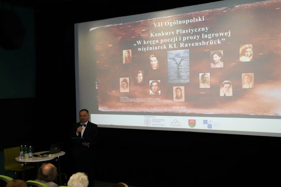 Uroczystość podsumowania VII Ogólnopolskiego Konkursu Plastycznego Ravensbrück - zdjęcie 3
