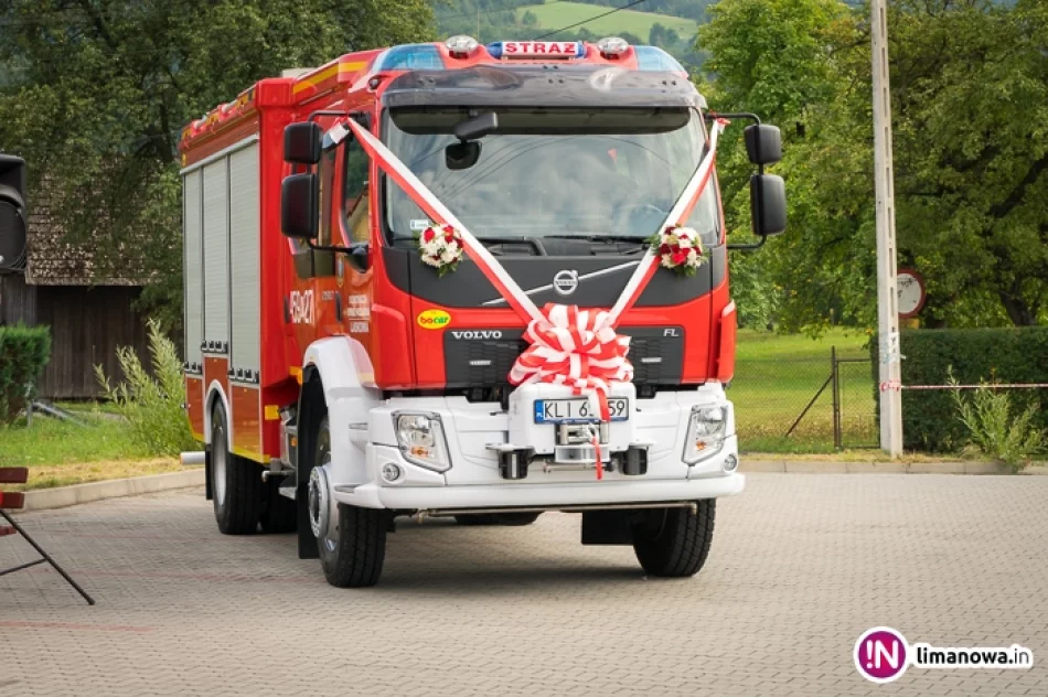 Przekazanie nowego samochodu dla OSP Laskowa - zdjęcie 5