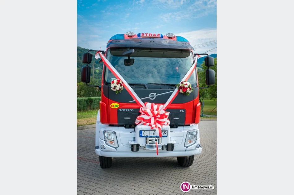 Przekazanie nowego samochodu dla OSP Laskowa - zdjęcie 15