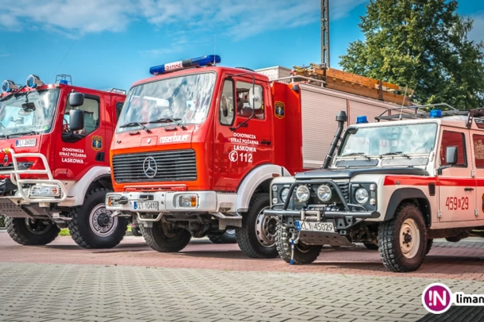 Przekazanie nowego samochodu dla OSP Laskowa - zdjęcie 18