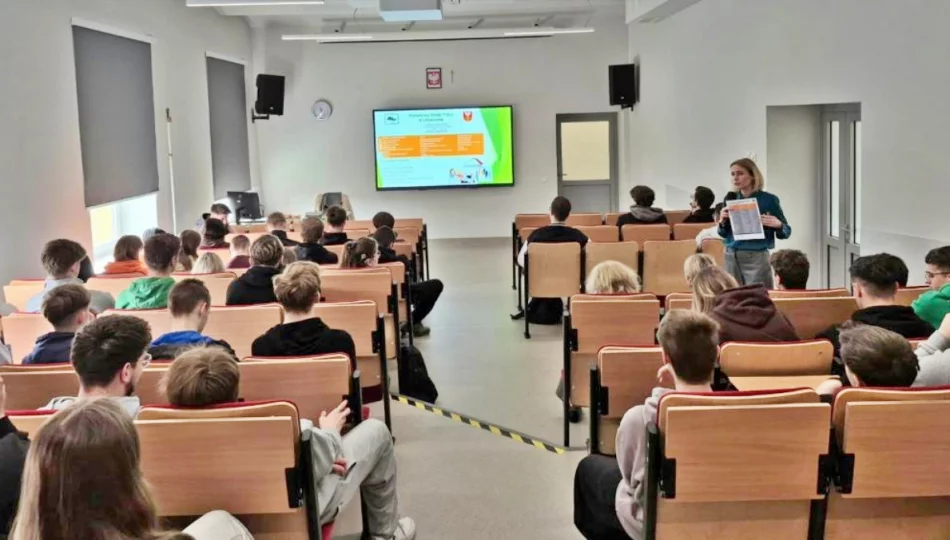 Przyszłość na rynku pracy. Doradcy odwiedzili szkołę - zdjęcie 1