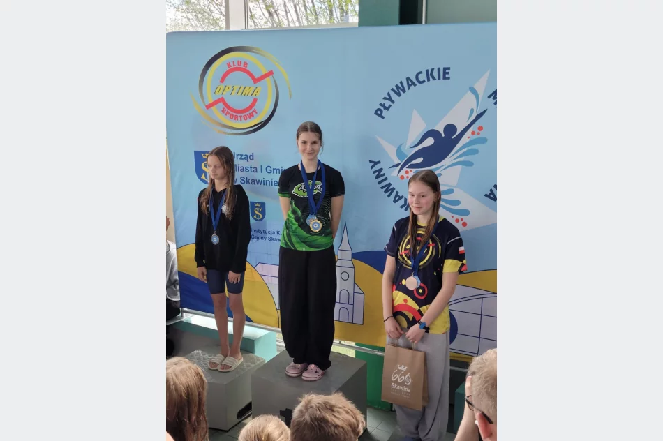 Aligator wprowadza swoją młodzież na szerokie wody - zdjęcie 8