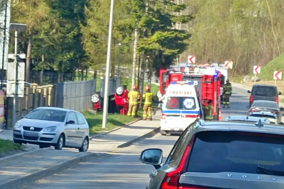 Wyprzedzanie zakończone dachowaniem - zdjęcie 2