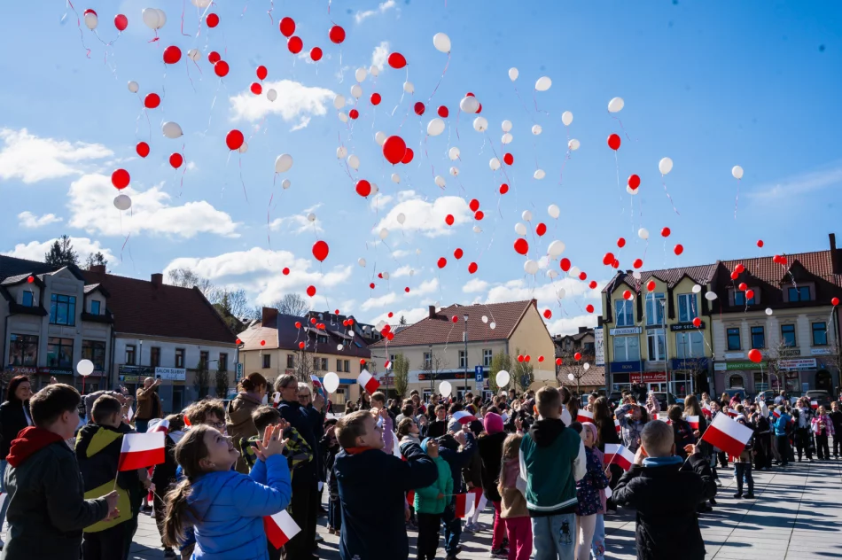 Limanowa świętowała w biało-czerwonych barwach na rynku - zdjęcie 5