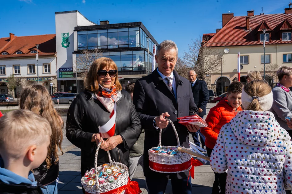 Limanowa świętowała w biało-czerwonych barwach na rynku - zdjęcie 7