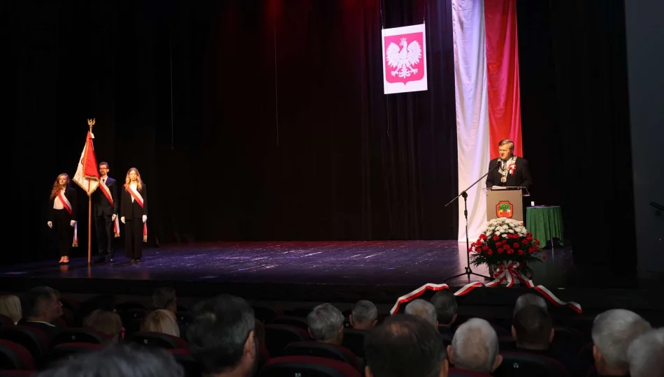 Uroczysta sesja Rady Miasta Limanowa z okazji 235. rocznicy uchwalenia Konstytucji 3 Maja - zdjęcie 1