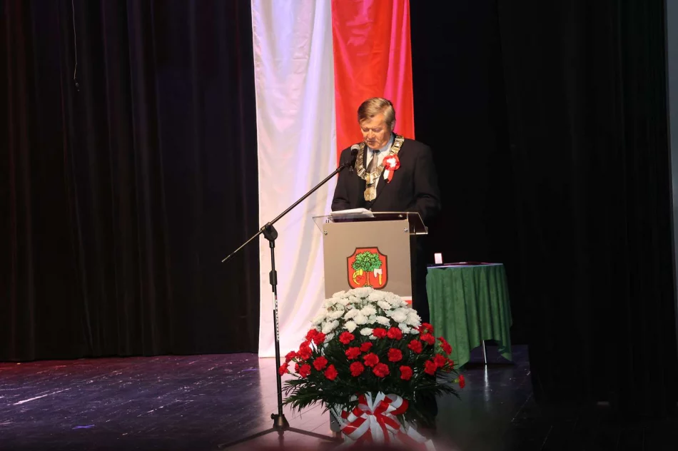 Uroczysta sesja Rady Miasta Limanowa z okazji 235. rocznicy uchwalenia Konstytucji 3 Maja - zdjęcie 10