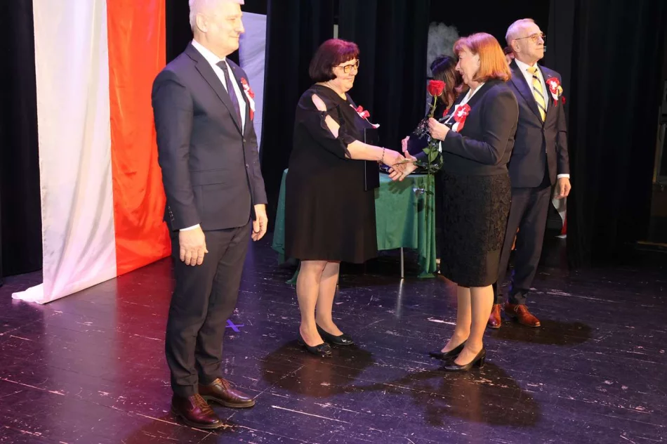 Uroczysta sesja Rady Miasta Limanowa z okazji 235. rocznicy uchwalenia Konstytucji 3 Maja - zdjęcie 16