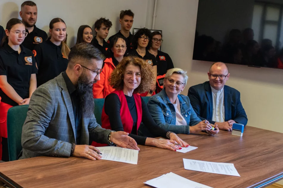 Gmina dofinansuje zakup karetki dla Maltańczyków - zdjęcie 3