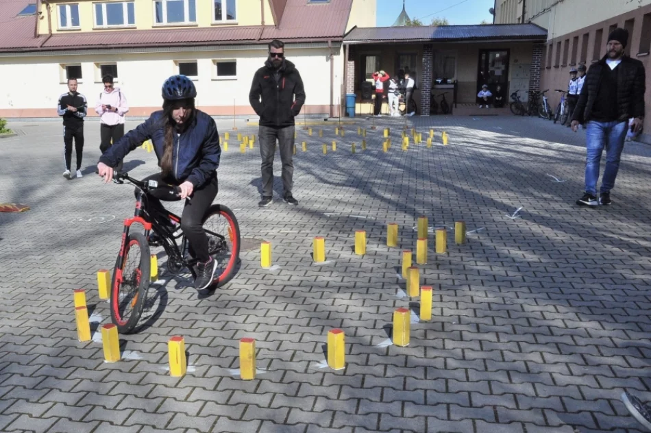 Jazda rowerem i testy wiedzy (ZDJĘCIA) - zdjęcie 13