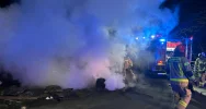 Nocny pożar odpadów w romskiej osadzie - zdjęcie 3