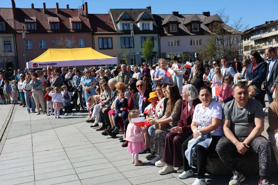 Rocznica uchwalenia Konstytucji na rynku (ZDJĘCIA) - zdjęcie 20