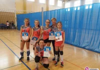 Limanowskie siatkarki na czołowych miejscach - zdjęcie główne