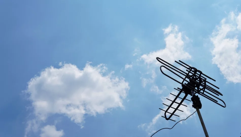 Kłopotliwy montaż anteny to przeszłość. Jak wygodnie odbierać ulubione programy telewizyjne, gdziekolwiek jesteś? - zdjęcie 1