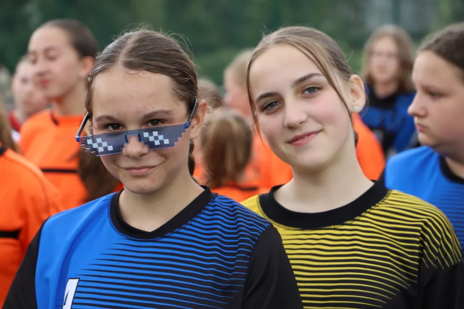 Dziewczęta z Siekierczyny I Mistrzyniami Gminy w Piłce Nożnej Dzieci - zdjęcie 6