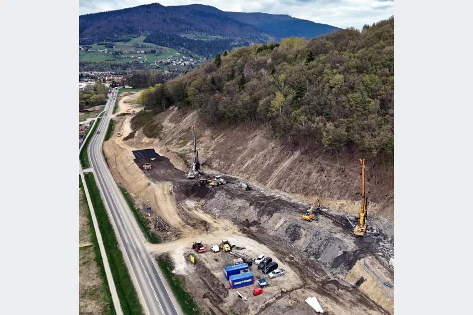 Betonowe pale stabilizują osuwisko nad linią kolejową - zdjęcie 5