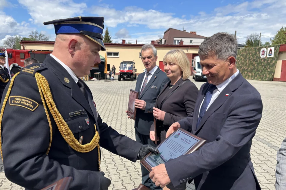 Strażackie święto - przekazano nowe samochody (ZDJĘCIA) - zdjęcie 5