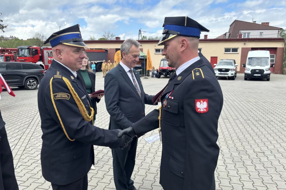 Strażackie święto - przekazano nowe samochody (ZDJĘCIA) - zdjęcie 7
