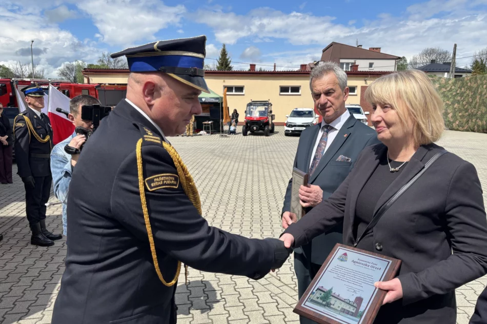 Strażackie święto - przekazano nowe samochody (ZDJĘCIA) - zdjęcie 8