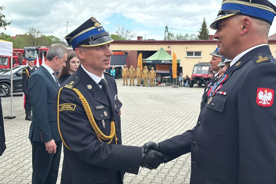 Strażackie święto - przekazano nowe samochody (ZDJĘCIA) - zdjęcie 11