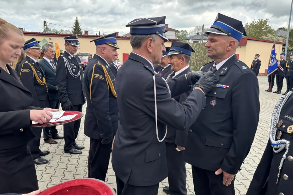 Strażackie święto - przekazano nowe samochody (ZDJĘCIA) - zdjęcie 17