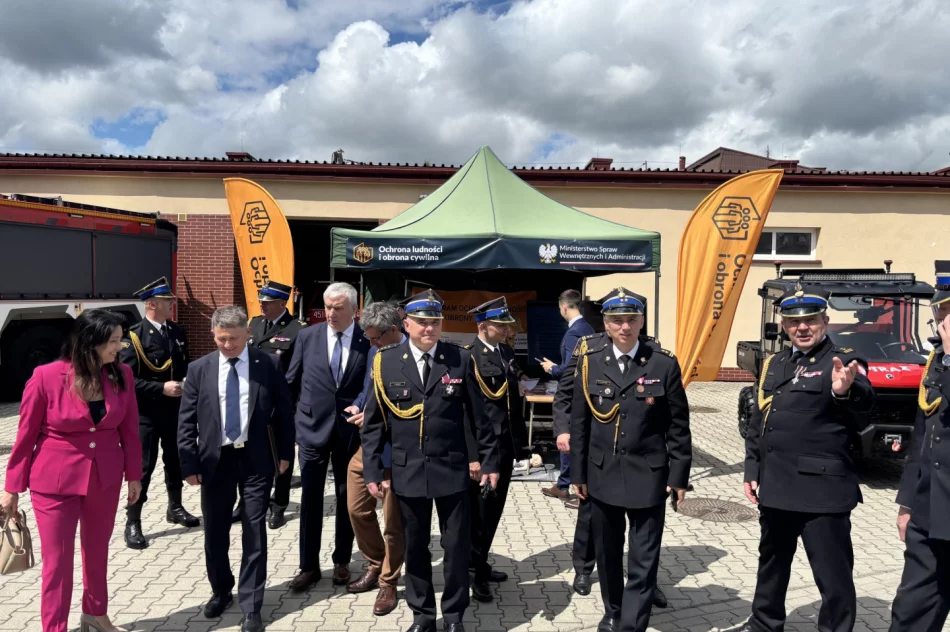 Strażackie święto - przekazano nowe samochody (ZDJĘCIA) - zdjęcie 18