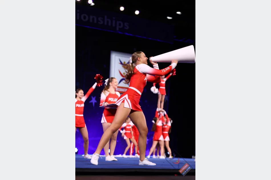 Limanowskie cheerleaderki na spotkaniu z pierwszą damą - zdjęcie 5