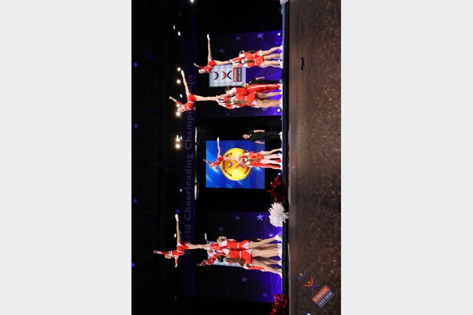Limanowskie cheerleaderki na spotkaniu z pierwszą damą - zdjęcie 8