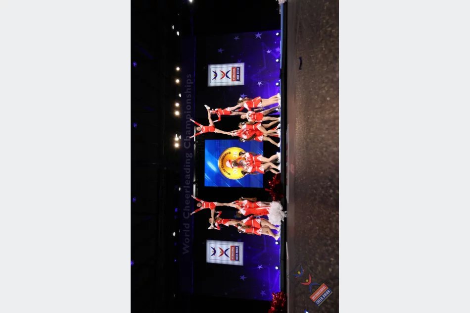 Limanowskie cheerleaderki na spotkaniu z pierwszą damą - zdjęcie 9