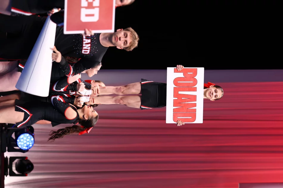 Limanowskie cheerleaderki na spotkaniu z pierwszą damą - zdjęcie 12