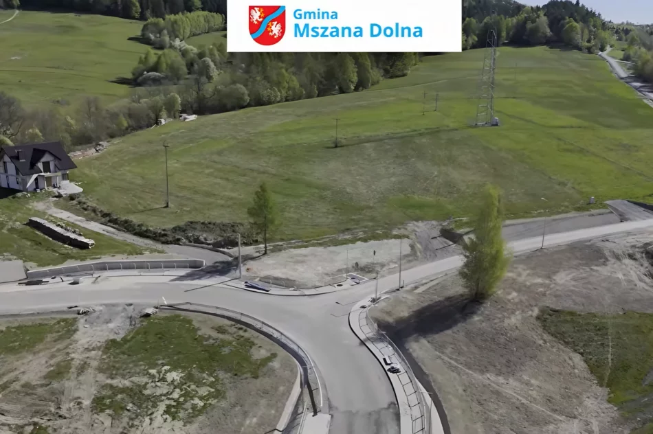 Kasina Wielka: Zobacz postępy prac na „Drodze przez Wieś” [WIDEO Z DRONA] - zdjęcie 2