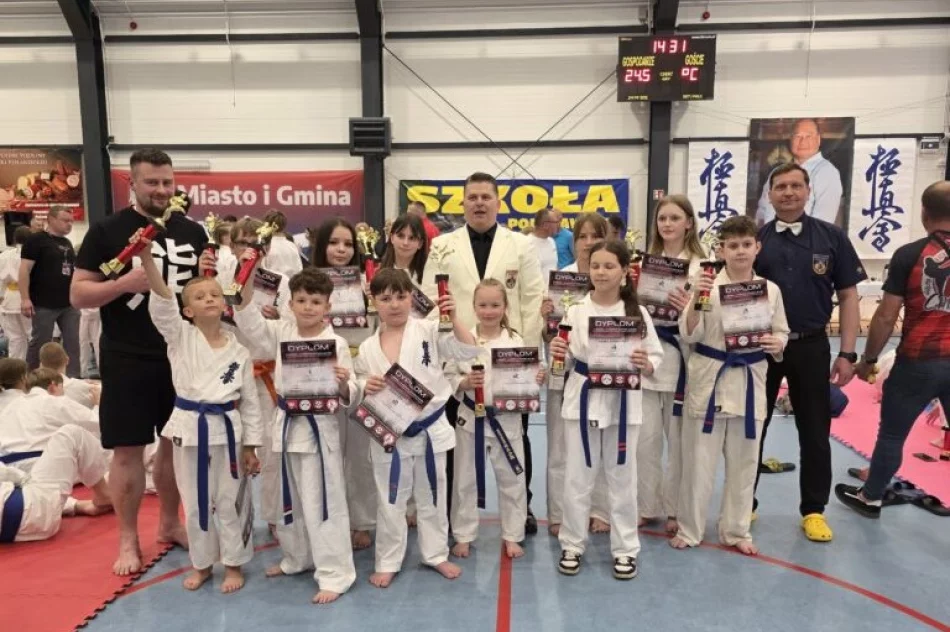 11 medali oraz 3 miejsce drużynowo na Turnieju w Połańcu dla zawodników Limanowskiego Klubu Kyokushin Karate - zdjęcie 3