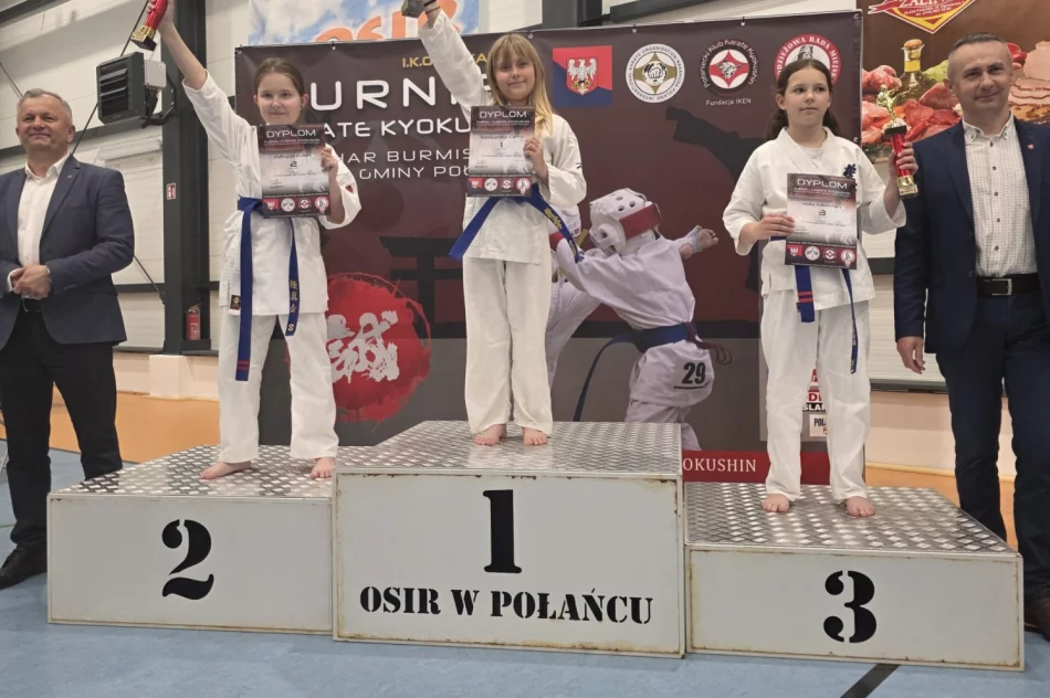 11 medali oraz 3 miejsce drużynowo na Turnieju w Połańcu dla zawodników Limanowskiego Klubu Kyokushin Karate - zdjęcie 5
