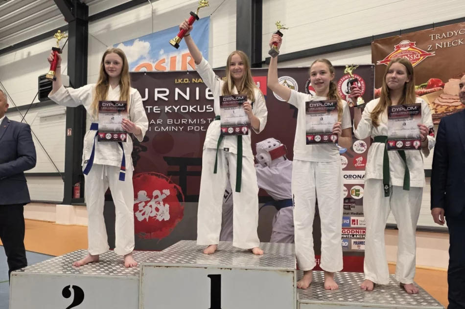 11 medali oraz 3 miejsce drużynowo na Turnieju w Połańcu dla zawodników Limanowskiego Klubu Kyokushin Karate - zdjęcie 13