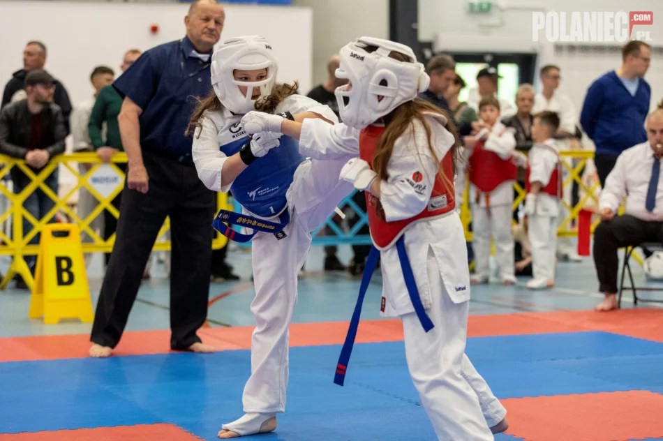 11 medali oraz 3 miejsce drużynowo na Turnieju w Połańcu dla zawodników Limanowskiego Klubu Kyokushin Karate - zdjęcie 16