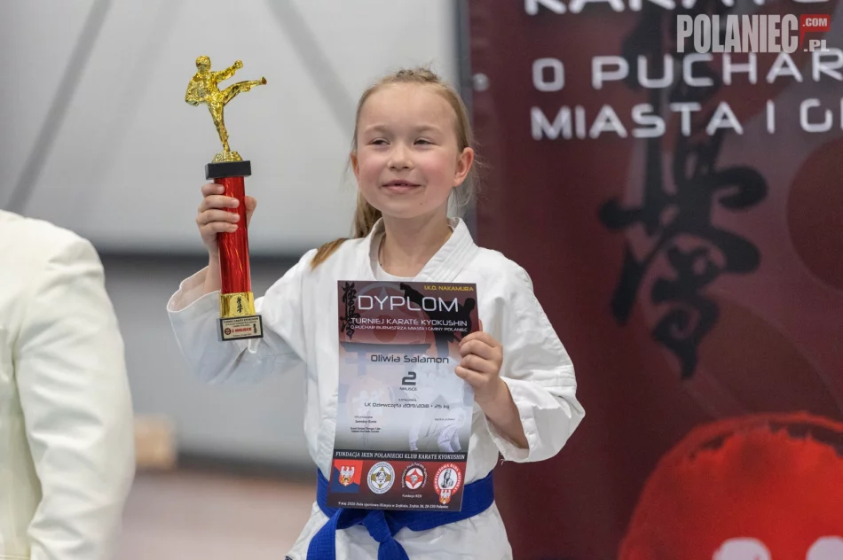 11 medali oraz 3 miejsce drużynowo na Turnieju w Połańcu dla zawodników Limanowskiego Klubu Kyokushin Karate - zdjęcie 20