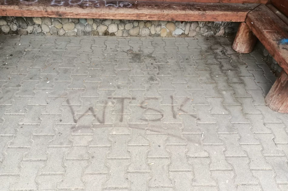 Urząd zgłasza wandalizm na policję i apeluje do mieszkańców - zdjęcie 4