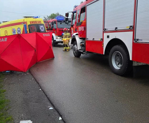 MAŁOPOLSKA: Trzy osoby zginęły w wypadku samochodu - zdjęcie główne