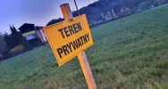 Był gruz, gałęzie i obornik. Po latach protestów wiata i chodnik do rozbiórki  - zdjęcie 3